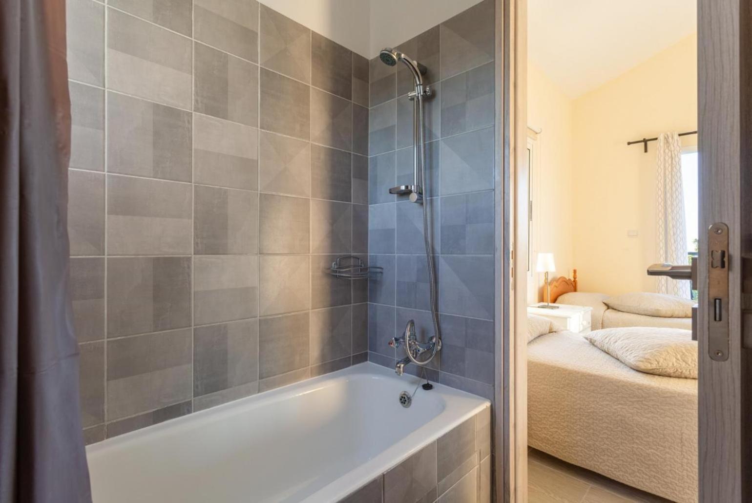 Sun Beach Villa Tria Polis Екстер'єр фото