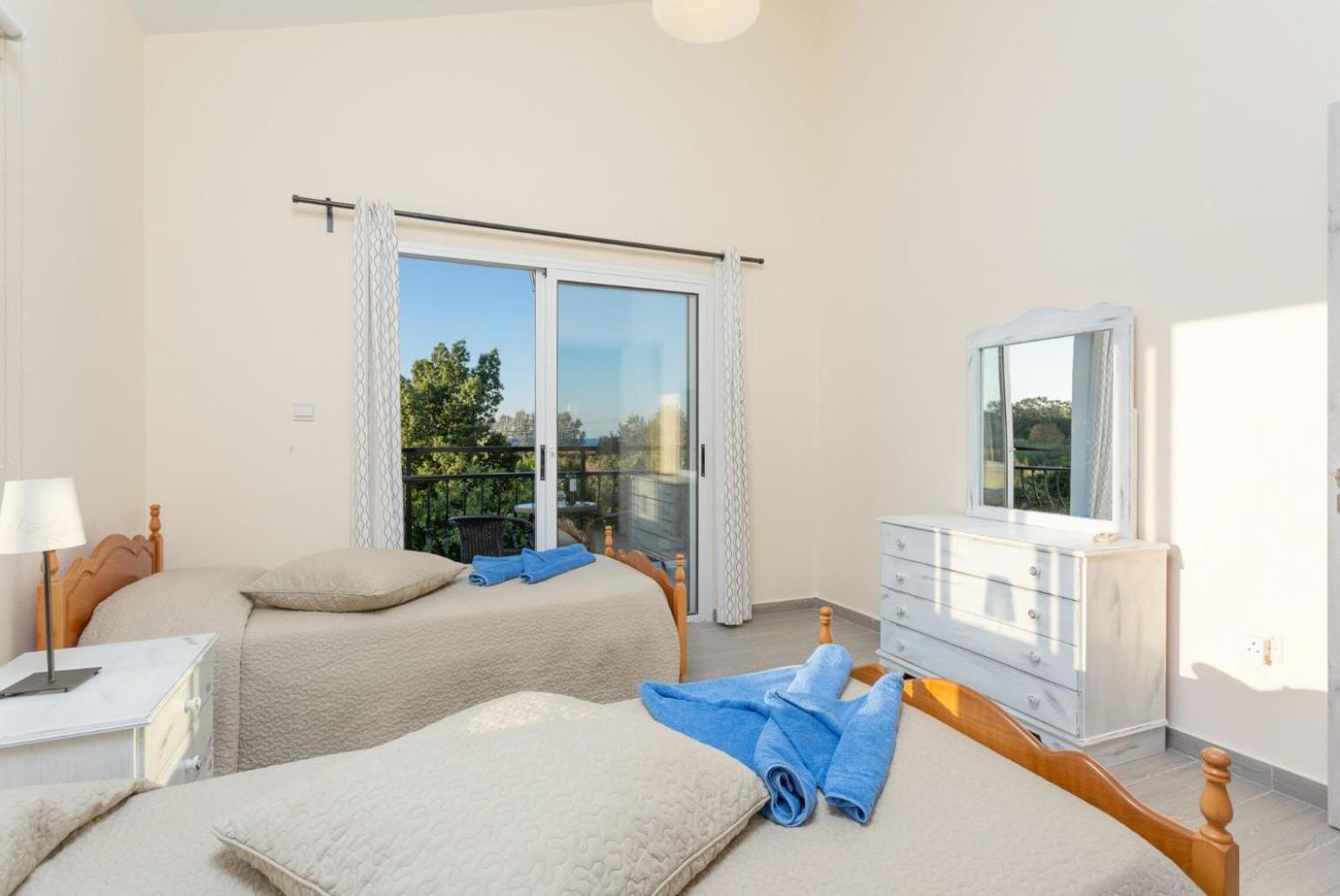 Sun Beach Villa Tria Polis Екстер'єр фото